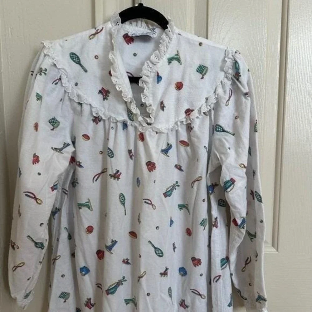 Lanz of Salzburg‎ Vintage Sports Novelty Flannel Nightgown White Maxi